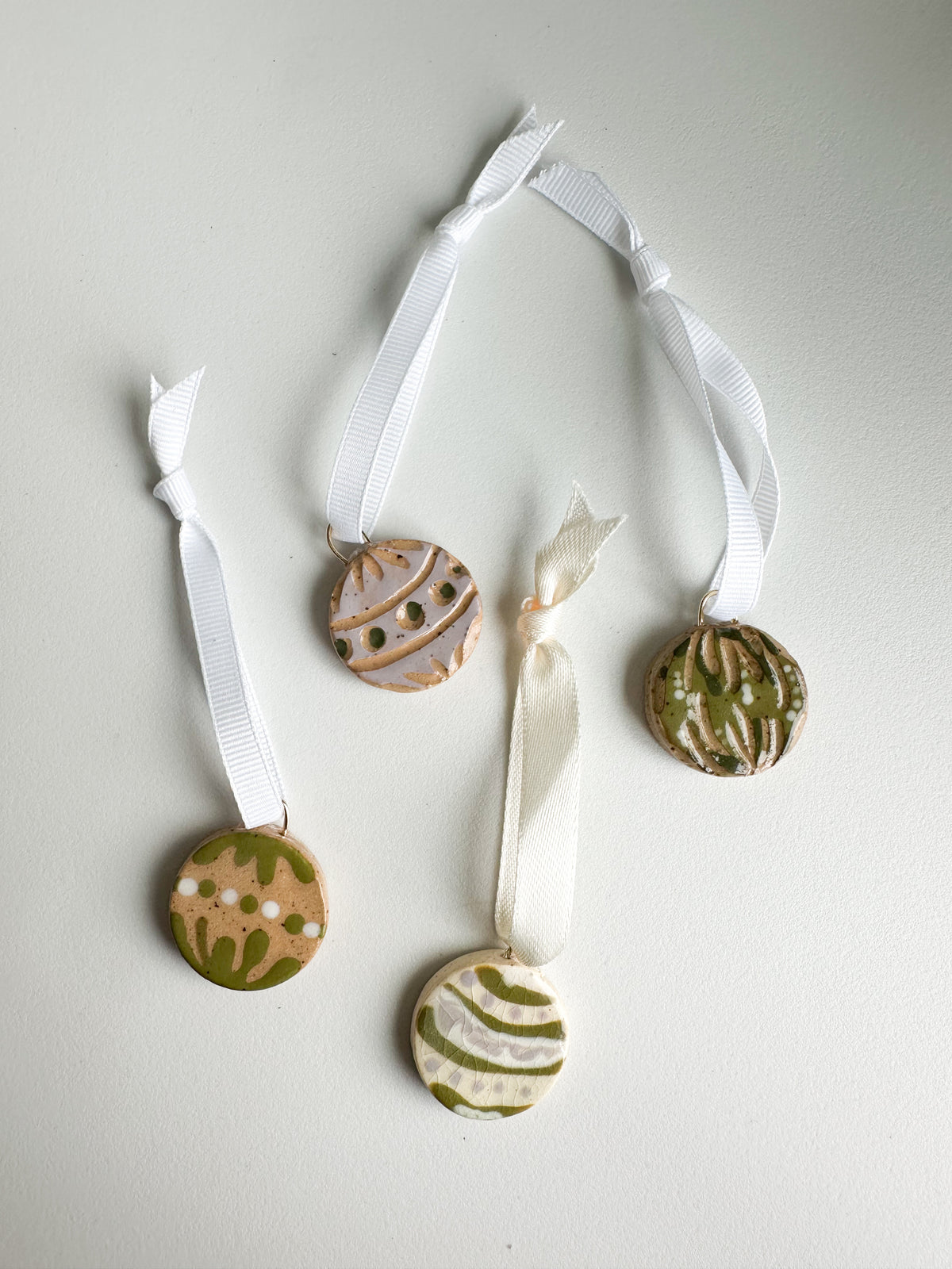 Mini Ornament in Green/Silver