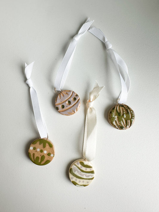 Mini Ornament in Green/Silver
