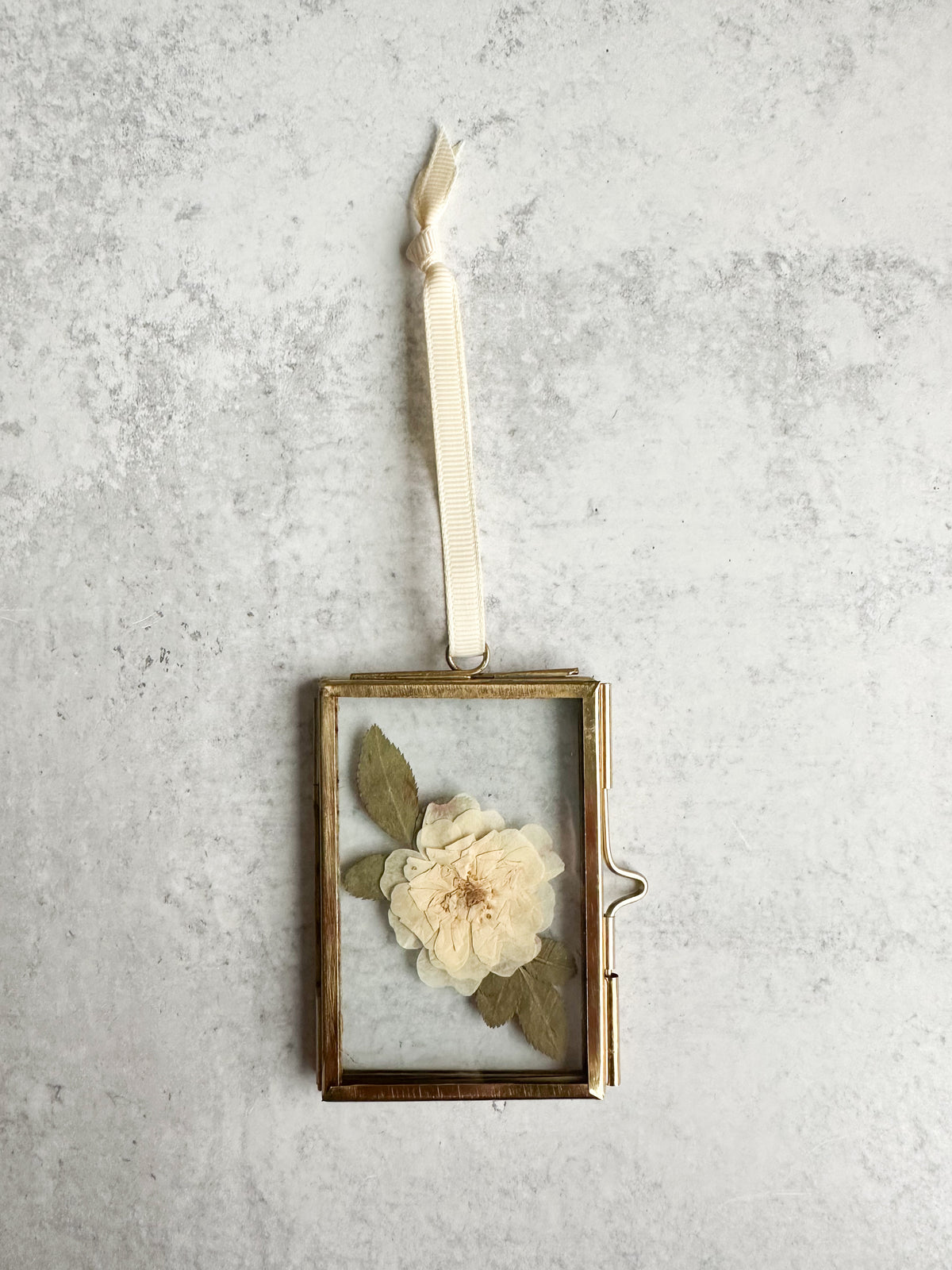 Pressed Flower Glass Ornament in Small Rose with Accent