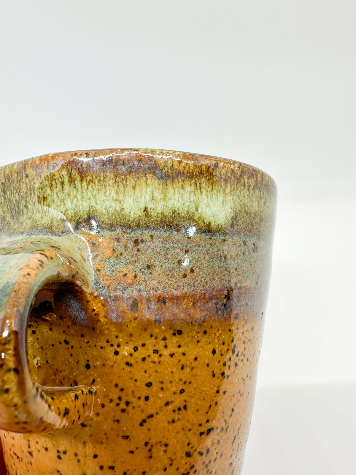 Stoneware Mug in Golden Reptile