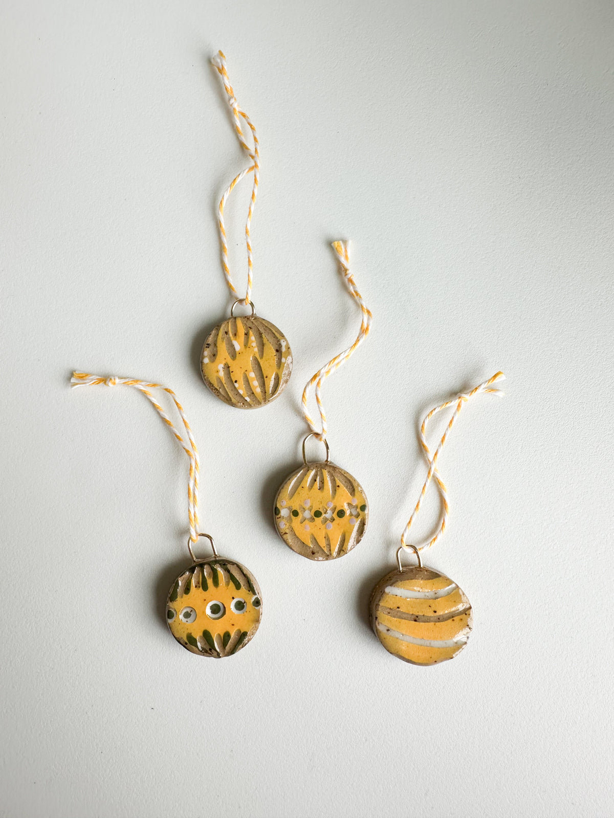 Mini Ornament in Yellow/Gold